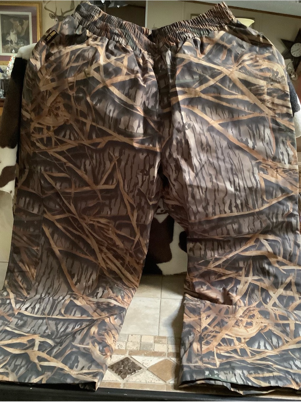 Cabela's Men's Camouflage Cargo Pants in Brown and Tan